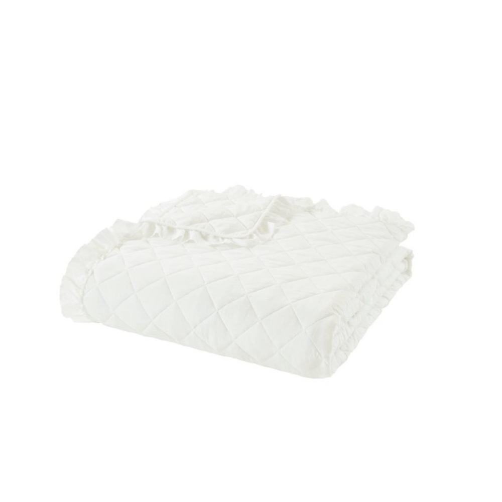 Armoire Collection Full/ Queen Ruffle Quilt White - Picture 3 of 7